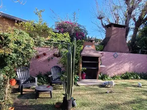 Casa en Venta con 4 cocheras