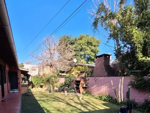 Casa en Venta con 4 cocheras
