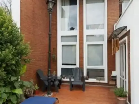 Casa 5 ambientes con 3 baños