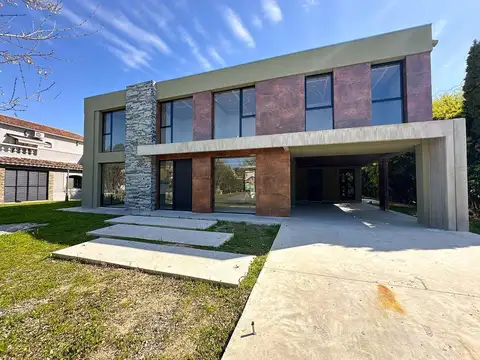 Casa de estilo minimalista A ESTRENAR en Club de Campo El Lauquén. Canning-San Vicente.