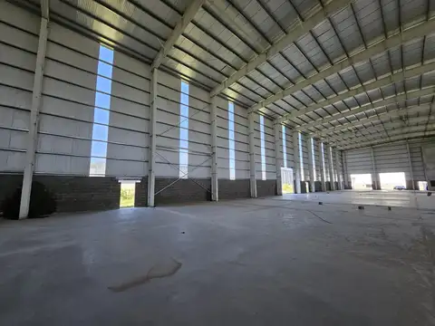 Depósito de 3000m2 con 500m2 de oficinas en venta al costo en Polo industrial Spegazzini Ezeiza