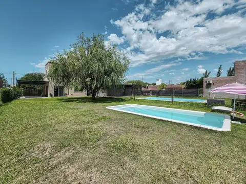 Casa 4 ambientes con 2 baños