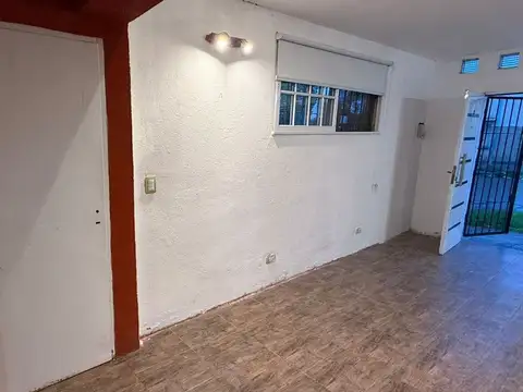 Depto Tipo Casa en Venta con 1 cocheras