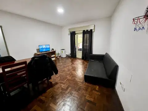 Zeballos 1900, departamento de 2 dormitorios, 2do piso