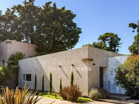 CASA en VENTA 7 ambientes en Pinguinos