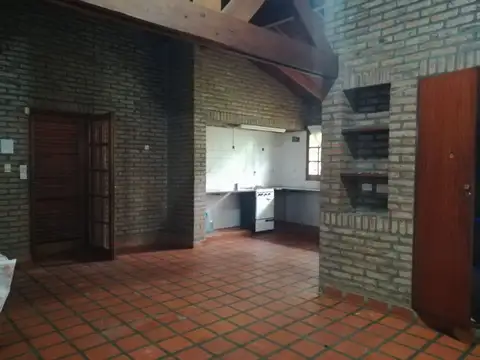 Casa 4 ambientes con 3 baños