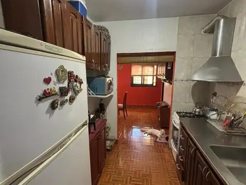 Casa 4 ambientes con 2 baños