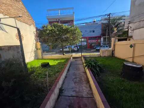 VENTA DE CASA DE 3 AMB CON PARQUE EN SAN JUSTO, LA MATANZA