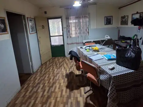 VENTA DE CASA DE 3 AMB CON PARQUE EN SAN JUSTO, LA MATANZA
