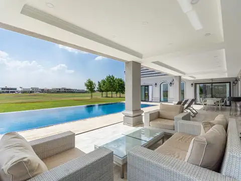 Casa 11 ambientes con 8 baños