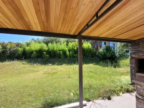 Casa 6 ambientes con 3 baños