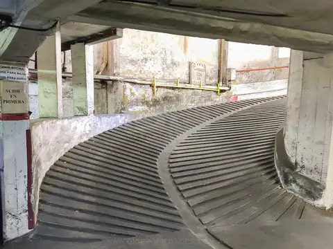 Cochera Venta - Olivos-Maipu/Uzal