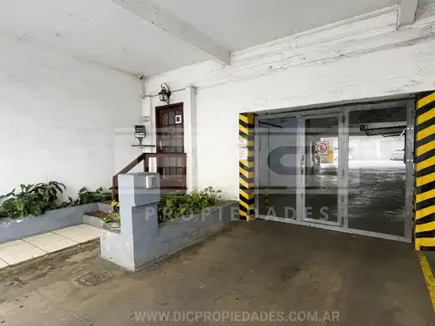 Juan Bautista Alberdi al 1500 Entre Av Maipu y Juan de Garay