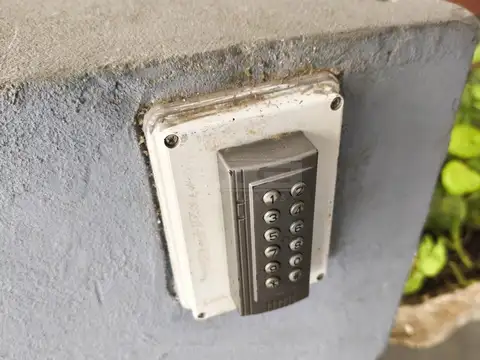 Cochera Venta - Olivos-Maipu/Uzal