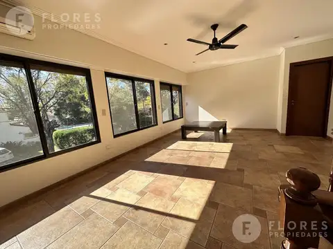 Casa en Venta con renta, 8 ambientes, 4 dormitorios, 4 baños, Mapuche Country Club, Pilar