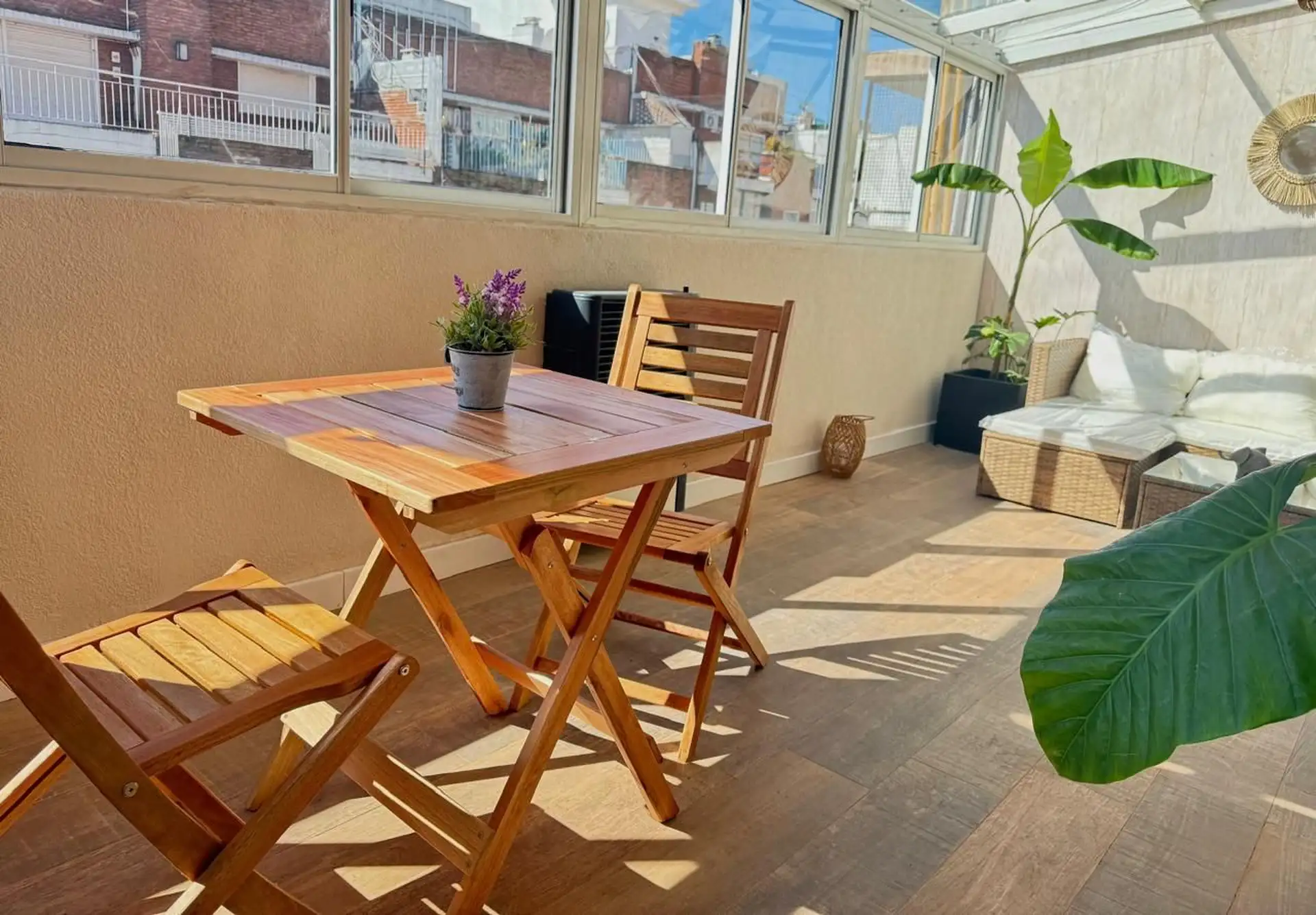 OPORTUNIDAD 3 AMBIENTES A LA CALLE CON BALCÓN TERRAZA Y PARRILLA