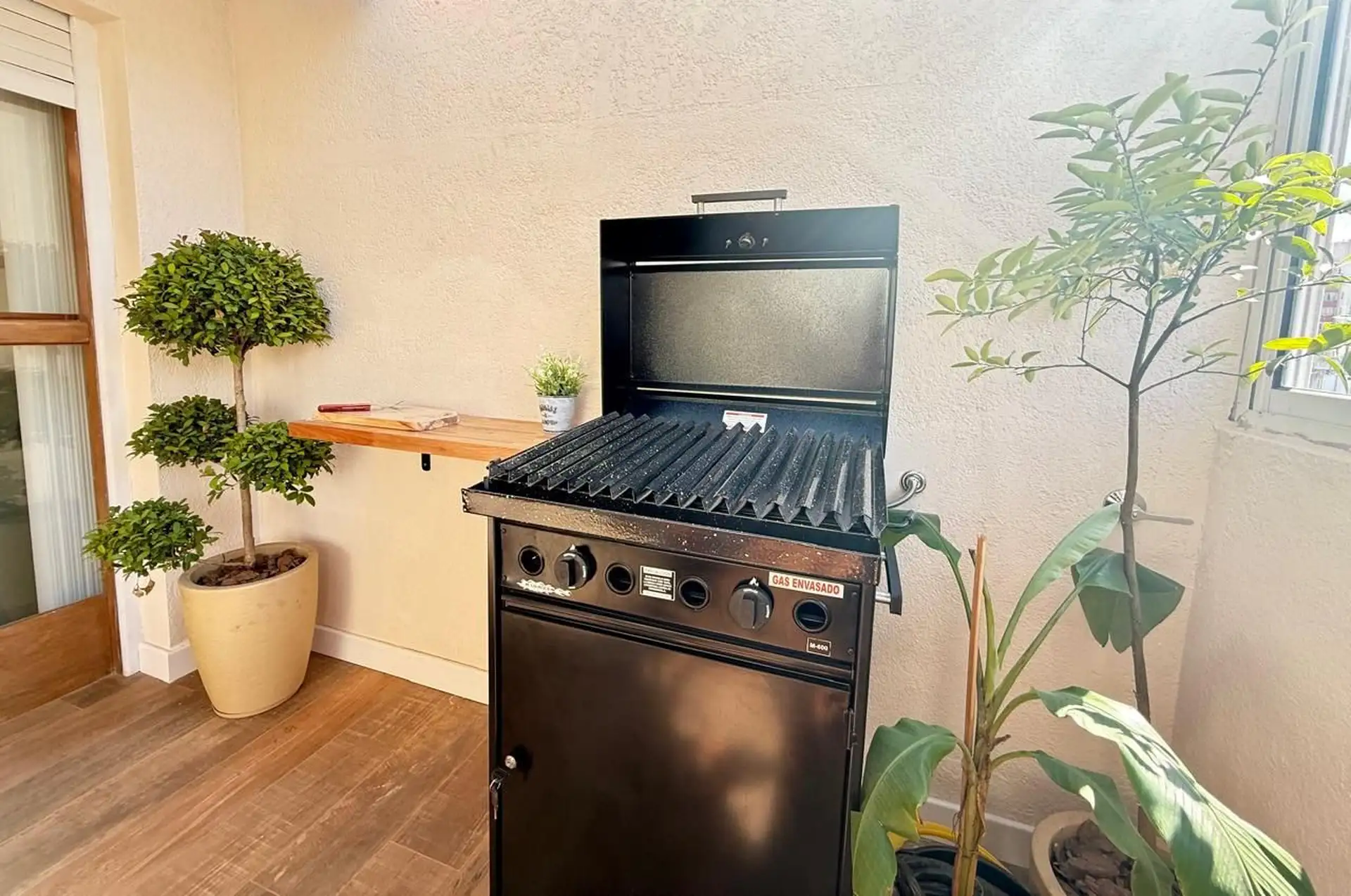 OPORTUNIDAD 3 AMBIENTES A LA CALLE CON BALCÓN TERRAZA Y PARRILLA
