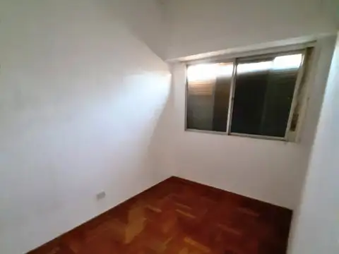 Ph de tres ambientes amplio en primer piso