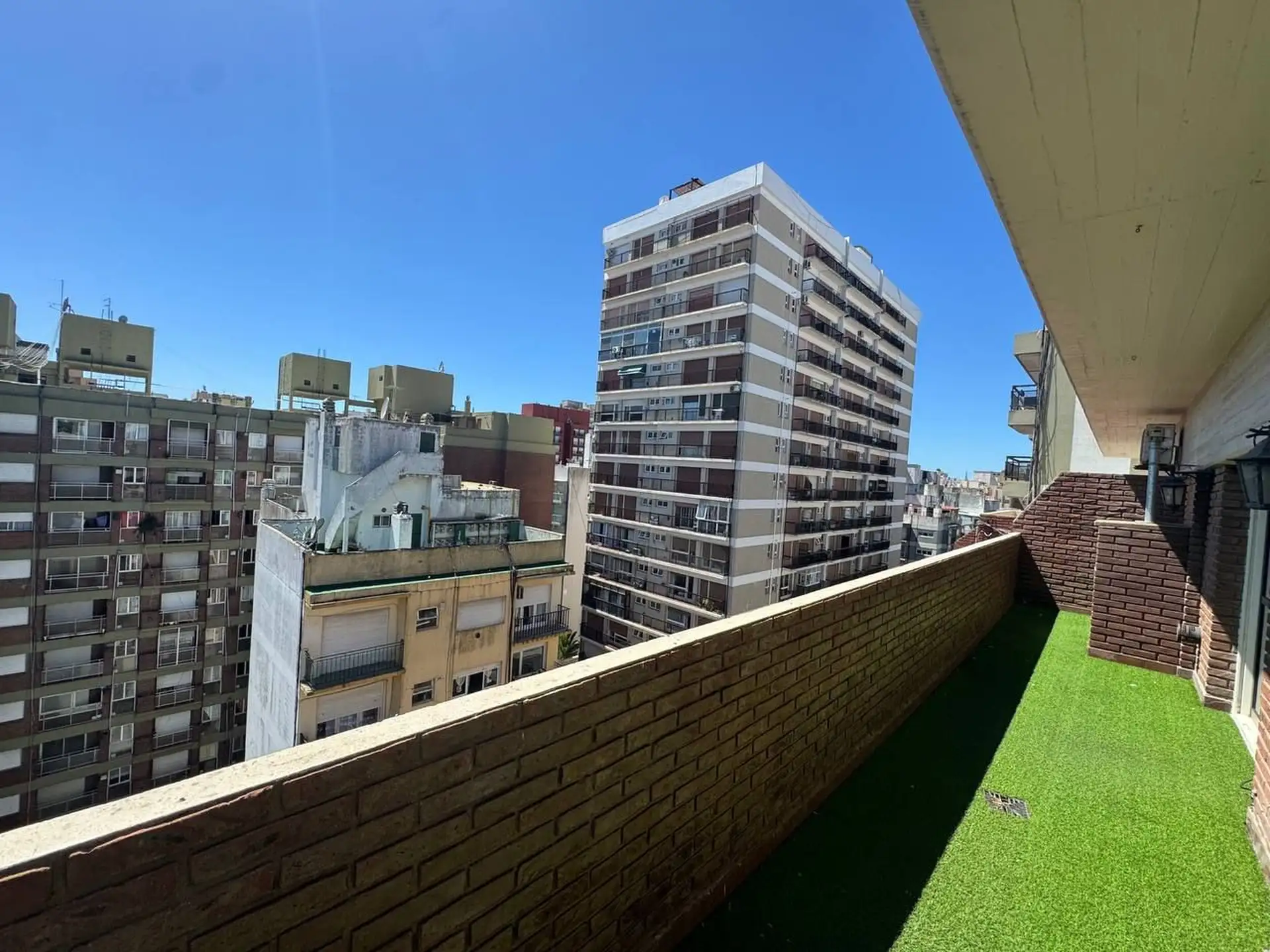 2 AMBIENTES CON TERRAZA Y COCHERA - ALFAR 51