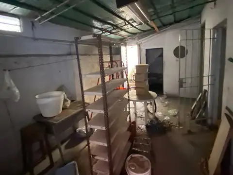 Galpon en Venta 32  mts Fondo