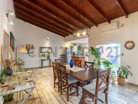 CASA EN VENTA 3 DORMITORIOS CON PILETA EN VILLA ELISA, LA PLATA