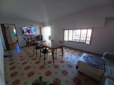 Depto Tipo Casa en Venta con 1 cocheras
