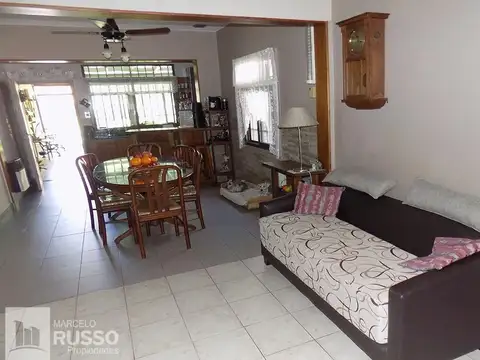 Casa 3 ambientes con 1 baño