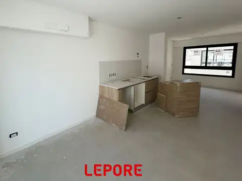 PARAGUAY 2000, Piso 8