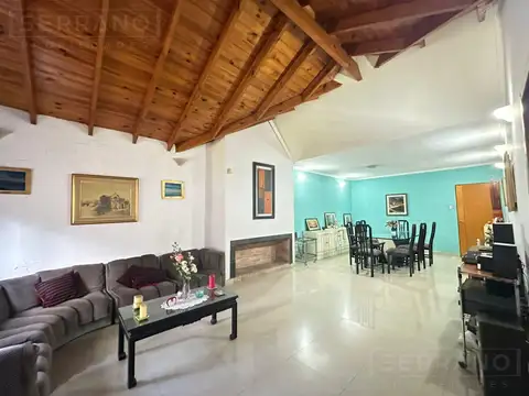 Venta casa 3 ambientes con jardin y pileta en Martinez