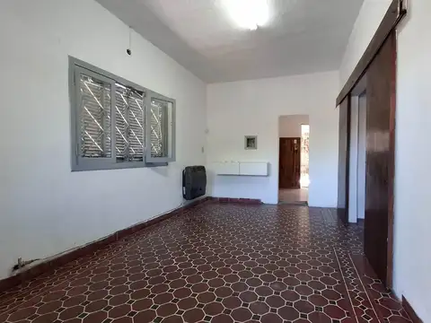 Casa 3 ambientes con 1 baño