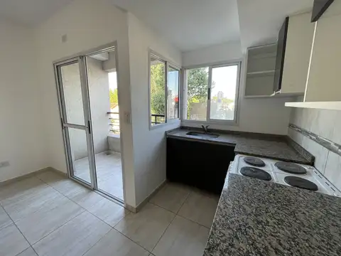 Departamento en Alquiler en Caseros, $ 420.000