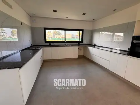 Casa en Alquiler de 3 dormitorios