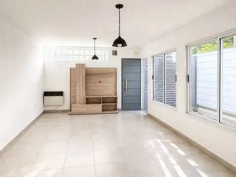 Depto Tipo Casa 2 ambientes con 1 baño