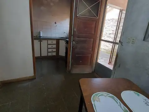 Casa 5 ambientes con 1 baño