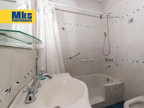 Barracas - Departamento en Venta. 3 Ambientes con dependencia.