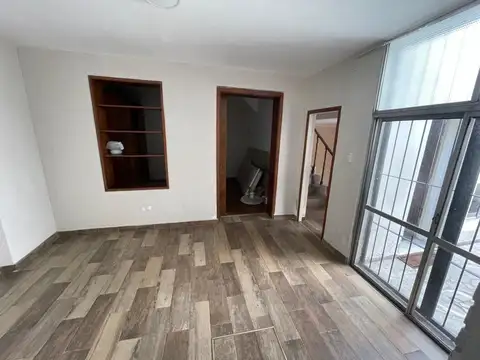 Depto Tipo Casa 5 ambientes con 1 baño