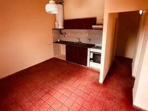 Depto Tipo Casa 5 ambientes con 1 baño