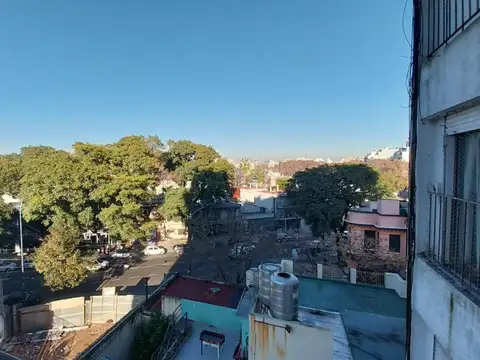 Av De Los Incas 4000, Piso 5