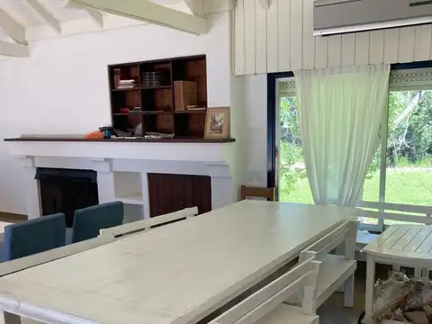 Casa 6 ambientes con 3 baños