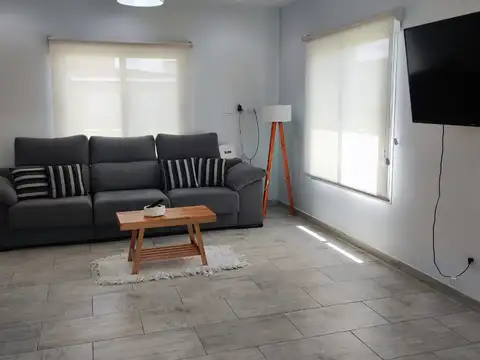 Casa en Alquiler Temporal con 1 cochera