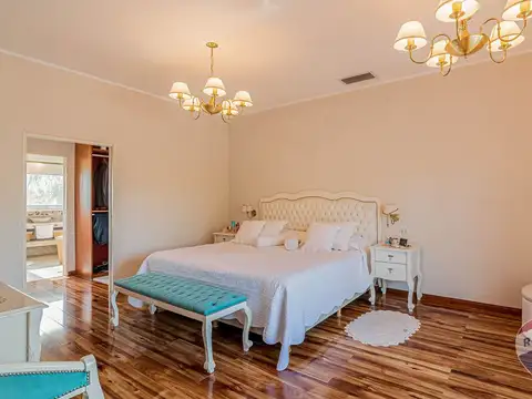 Casa 7 ambientes con 3 baños