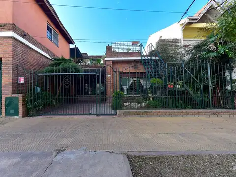VENTA CASA MULTIFAMILIAR PARQUE PILETA HURLINGHAM