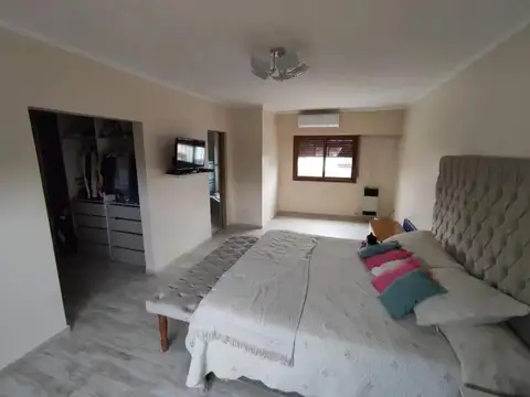 OPORTUNIDAD VENTA CASA 5 AMBIENTES MORON SUR