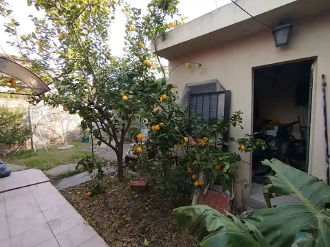 CASA  4 AMB.COCHERA  ALDO BONZI AMPLIO JARDIN