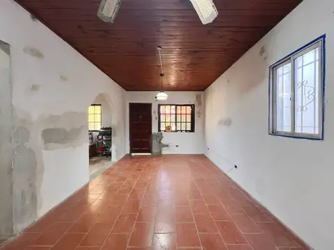 VENTA CASA 3AMB.QUINCHO COCHERA FONDO LIBRE 350M2.