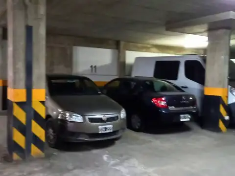 VENTA COCHERA EN 2° PISO WILDE CENTRO