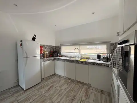 Casa en Alquiler en El Cantón - Barrio Islas, USD 1.300