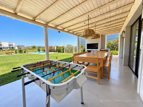 Casa 5 ambientes con 2 baños