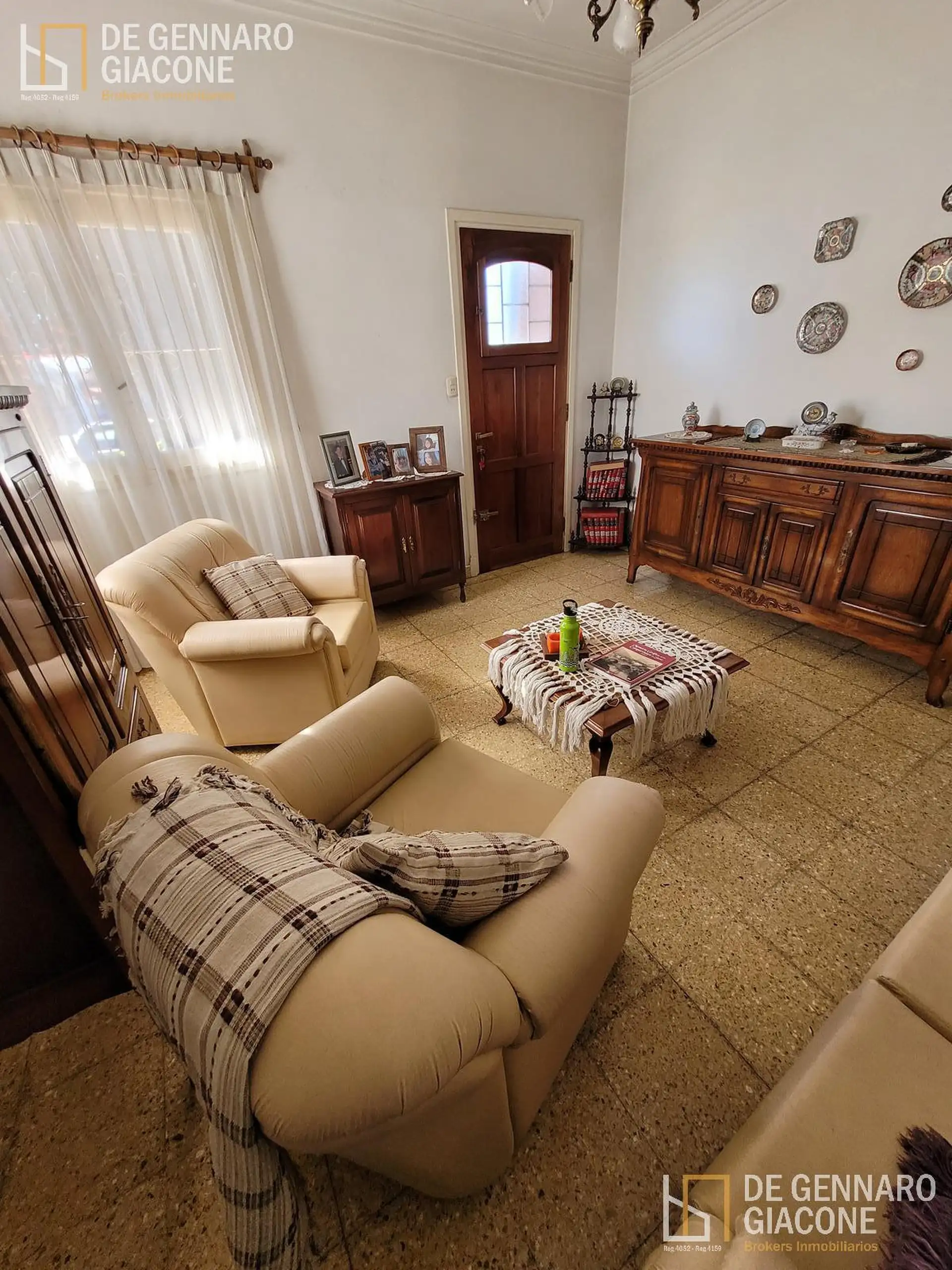 Casa Sobre Av Luro