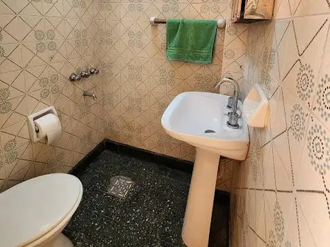 Depto Tipo Casa en Venta en Villa Luzuriaga, USD 35.000